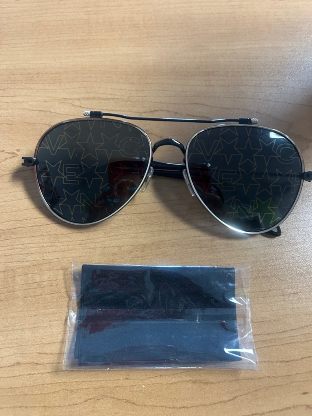 Unisex authentic Givenchy sAviator Sunglasses - Black Lenses, Silver Frame